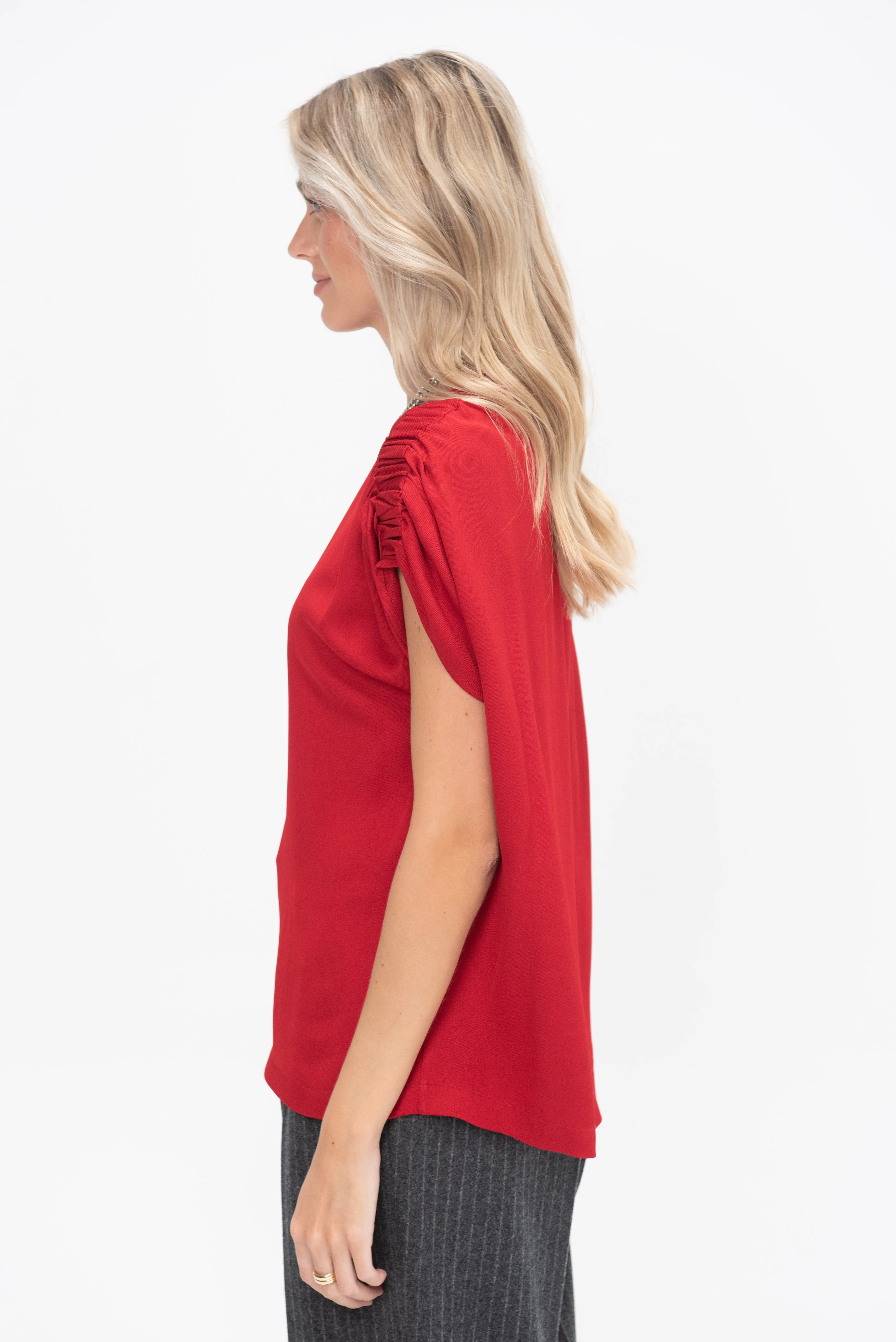 Ruched Muscle Top, Rouge